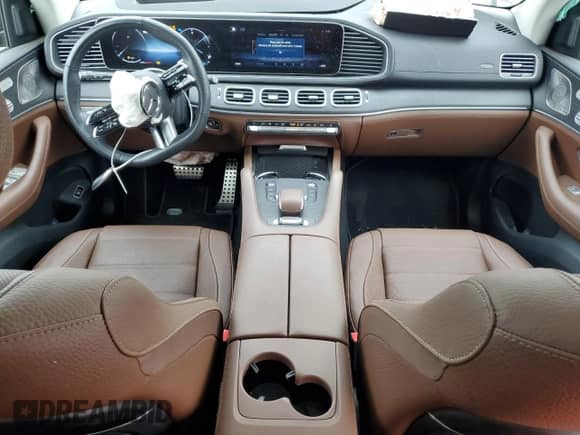 2024 Mercedes-Benz GLS 580 z VIN 4JGFF8FE9RB268407, wystawiony jako Copart lot #50912645 z przebiegiem 8 082 mil mil oraz Szkoda całkowita • Salvage title. Historia ofert i sprzedaży dostępna na DreamBid. Obrazek 8.