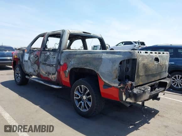 2007 Chevrolet Silverado 1500 1LT z VIN 3GCEK13MX7G502251, wystawiony jako IAAI lot #42381393 z przebiegiem Nie podano mil oraz . Historia ofert i sprzedaży dostępna na DreamBid. Obrazek 3.