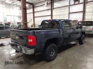 2010 Chevrolet Silverado 1500 LS z VIN 3GCRKREAXAG121722, wystawiony jako IAAI lot #43244823 z przebiegiem 227 843 mil mil oraz . Historia ofert i sprzedaży dostępna na DreamBid. Obrazek 4.