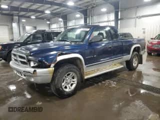 2002 Dodge Dakota with VIN 1B7GG42X72S517184, listed as a Copart auction lot 81345514 with 330,848 mi miles and Salvage title. Bid and sale history available at DreamBid. Image 1.