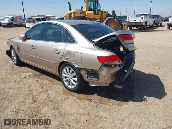 2006 Hyundai Azera SE с VIN KMHFC46F86A079419, выставлен на аукционе IAAI как лот 42531221 с пробегом Не указан миль и . История ставок и продаж доступна на DreamBid. Изображение 3.