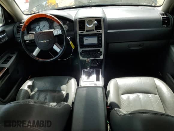 2005 Chrysler 300 300C AWD with VIN 2C3AK63H35H639158, listed as a Copart auction lot 47044285 with 122,543 mi miles and Salvage title. Bid and sale history available at DreamBid. Image 8.