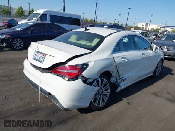 2018 Mercedes-Benz CLA 250 с VIN WDDSJ4EB0JN535959, выставлен на аукционе IAAI как лот 43050065 с пробегом 12 026 миль миль и . История ставок и продаж доступна на DreamBid. Изображение 6.