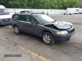 2005 Volvo XC70 with VIN YV1SZ592451196150, listed as a IAAI auction lot 42962772 with 288,310 mi miles and . Bid and sale history available at DreamBid. Image 1.