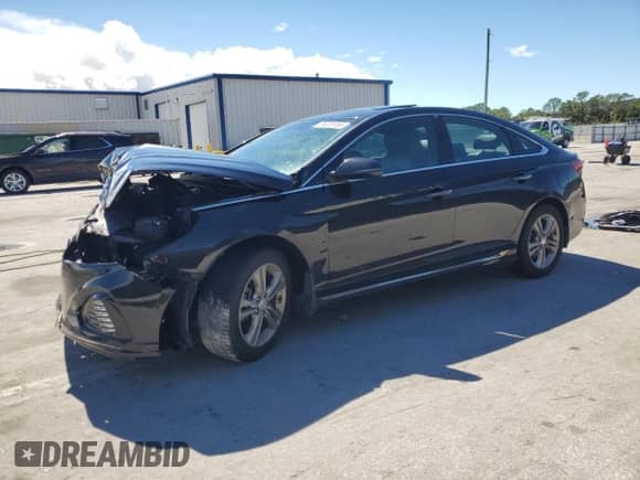 2019 Hyundai Sonata Sport z VIN 5NPE34AFXKH796155, wystawiony jako Copart lot #86226155 z przebiegiem 47 613 mil mil oraz Nie do naprawy • Non repairable. Historia ofert i sprzedaży dostępna na DreamBid. Obrazek 1.