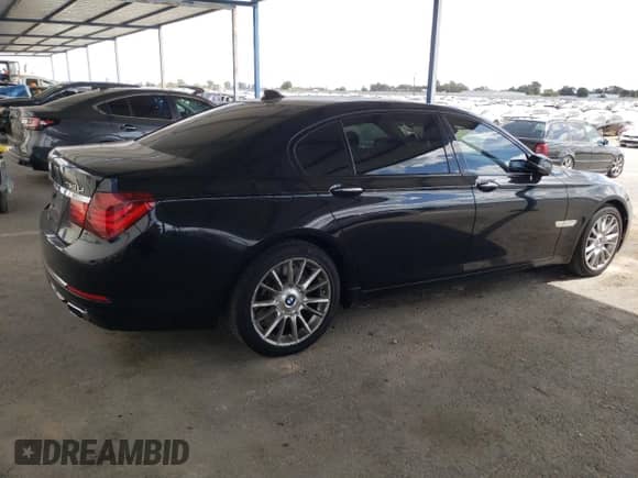 2014 BMW 7 Series ALPINA B7 with VIN WBAYE8C5XED136160, listed as a Copart auction lot 80190935 with 122,086 mi miles and Salvage title. Bid and sale history available at DreamBid. Image 3.