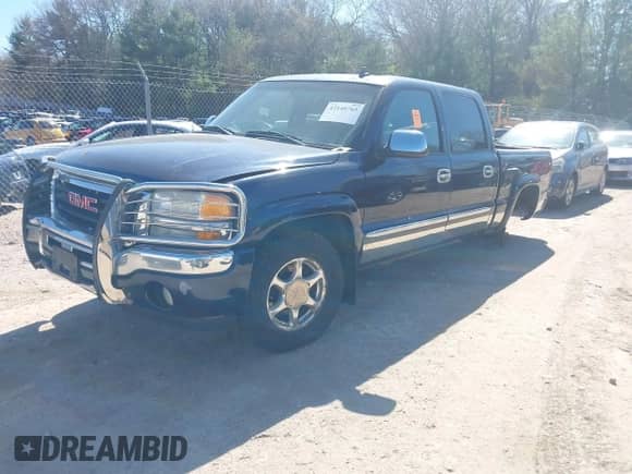 2006 GMC Sierra 1500 SLE1 z VIN 2GTEK13T161210129, wystawiony jako IAAI lot #42140765 z przebiegiem 310 214 mil mil oraz . Historia ofert i sprzedaży dostępna na DreamBid. Obrazek 2.
