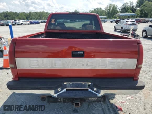 1996 Chevrolet Silverado 1500 with VIN 2GCEC19R7T1126417, listed as a Copart auction lot 67292645 with 310,656 mi miles and Salvage title. Bid and sale history available at DreamBid. Image 6.
