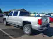 2015 Chevrolet Silverado 2500HD LT z VIN 1GC1KVE83FF653342, wystawiony jako IAAI lot #41970275 z przebiegiem 130 535 mil mil oraz . Historia ofert i sprzedaży dostępna na DreamBid. Obrazek 3.