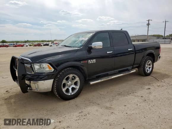 2014 Ram 1500 Laramie z VIN 1C6RR7VM5ES355590, wystawiony jako Copart lot #81877765 z przebiegiem 105 567 mil mil oraz Czysty tytuł • Clean title. Historia ofert i sprzedaży dostępna na DreamBid. Obrazek 1.