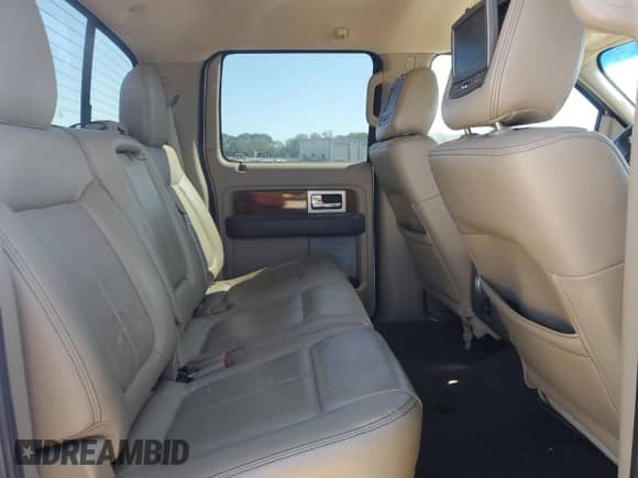 2010 Ford F-150 XL z VIN 1FTFW1CV9AKA66820, wystawiony jako Copart lot #84200135 z przebiegiem 159 670 mil mil oraz Czysty tytuł • Clean title. Historia ofert i sprzedaży dostępna na DreamBid. Obrazek 10.