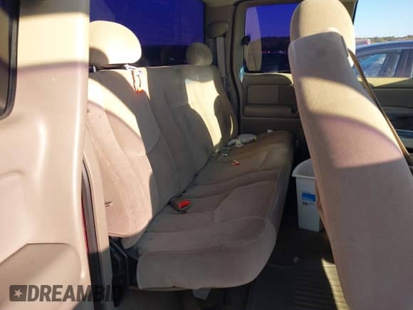 2004 GMC Sierra 1500 SLE z VIN 2GTEC19V141239911, wystawiony jako IAAI lot #43450992 z przebiegiem Nie podano mil oraz . Historia ofert i sprzedaży dostępna na DreamBid. Obrazek 8.