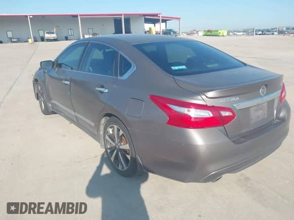 2016 Nissan Altima S with VIN 1N4AL3AP1GC283192, listed as a IAAI auction lot 43311486 with 230,482 mi miles and . Bid and sale history available at DreamBid. Image 3.