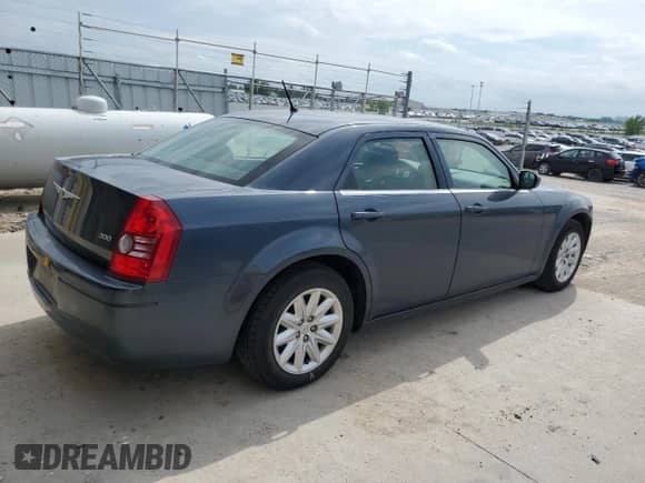 2008 Chrysler 300 LX with VIN 2C3KA43R38H164314, listed as a Copart auction lot 66101055 with 84,424 mi miles and Salvage title. Bid and sale history available at DreamBid. Image 3.