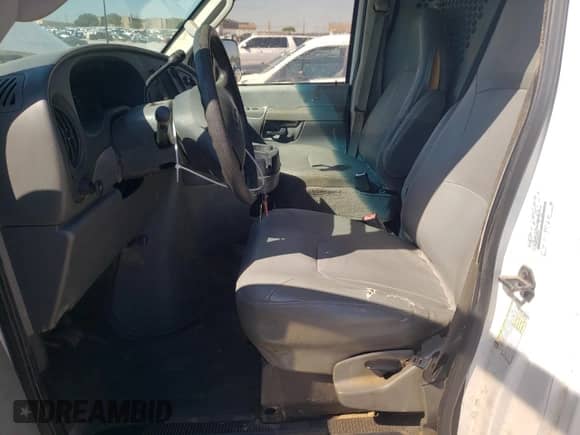 2008 Ford Econoline Cargo Commercial with VIN 1FTSS34L68DB32404, listed as a Copart auction lot 72162824 with 264,208 mi miles and Clean title. Bid and sale history available at DreamBid. Image 7.