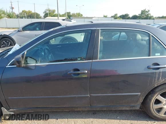 2005 Honda Accord EX-L с VIN 1HGCM66835A018304, выставлен на аукционе IAAI как лот 43029373 с пробегом 231 029 миль миль и . История ставок и продаж доступна на DreamBid. Изображение 14.