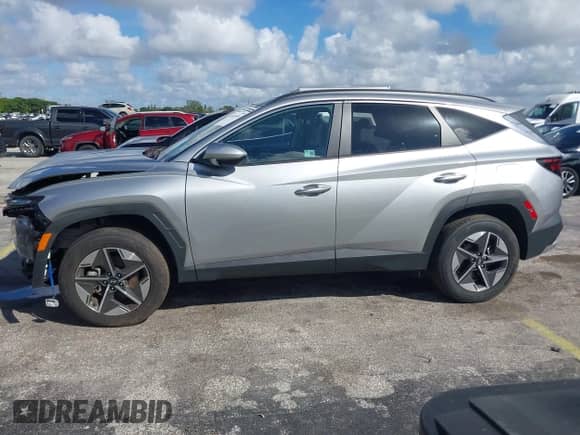 2025 Hyundai Tucson SEL с VIN 5NMJBCDE9SH496702, выставлен на аукционе IAAI как лот 43483616 с пробегом 22 721 миль миль и . История ставок и продаж доступна на DreamBid. Изображение 15.