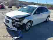 2015 Chevrolet Cruze LS z VIN 1G1PA5SH5F7156961, wystawiony jako IAAI lot #43366694 z przebiegiem 60 300 mil mil oraz . Historia ofert i sprzedaży dostępna na DreamBid. Obrazek 2.