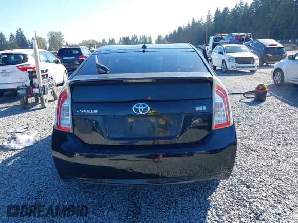 2014 Toyota Prius Three z VIN JTDKN3DU7E1774076, wystawiony jako IAAI lot #43289820 z przebiegiem 139 467 mil mil oraz . Historia ofert i sprzedaży dostępna na DreamBid. Obrazek 16.