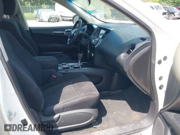 2016 Nissan Pathfinder Platinum with VIN 5N1AR2MM1GC655985, listed as a IAAI auction lot 42721640 with 175,902 mi miles and . Bid and sale history available at DreamBid. Image 5.