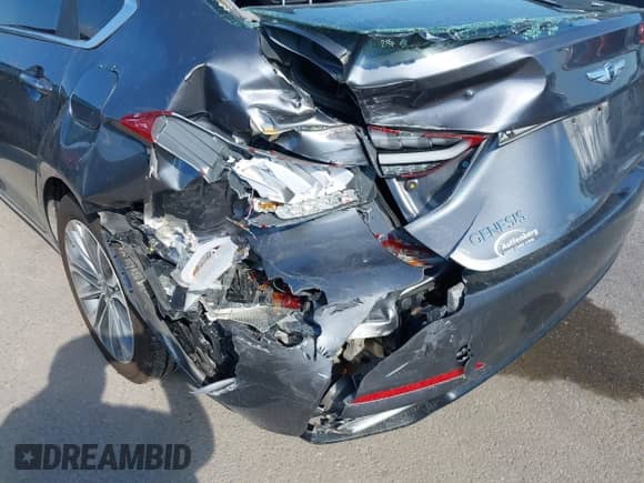2016 Hyundai Genesis 3.8L с VIN KMHGN4JE1GU117098, выставлен на аукционе IAAI как лот 43041380 с пробегом 128 542 миль миль и . История ставок и продаж доступна на DreamBid. Изображение 6.