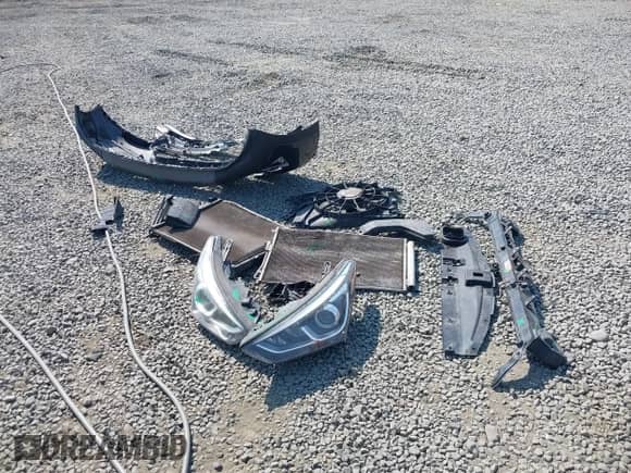 2018 Hyundai Santa Fe 2.4L с VIN 5NMZTDLB1JH107157, выставлен на аукционе IAAI как лот 43084730 с пробегом 117 319 миль миль и . История ставок и продаж доступна на DreamBid. Изображение 12.