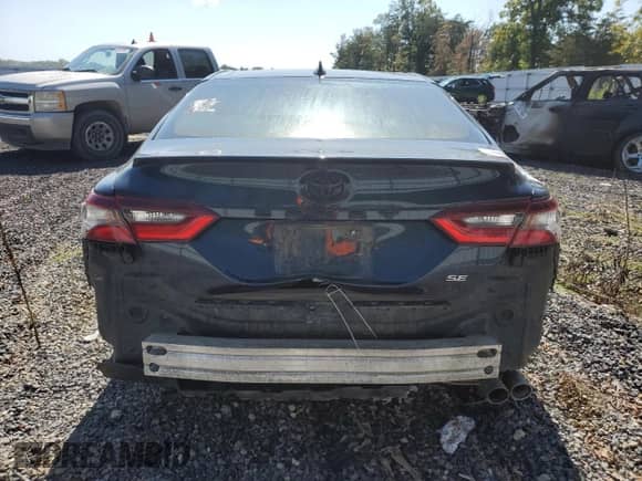 2021 Toyota Camry SE z VIN 4T1G11AK8MU519793, wystawiony jako Copart lot #81124315 z przebiegiem Nie podano mil oraz Szkoda całkowita • Salvage title. Historia ofert i sprzedaży dostępna na DreamBid. Obrazek 6.