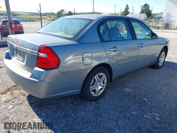 2008 Chevrolet Malibu Classic LS 1FL с VIN 1G1ZS58F68F123603, выставлен на аукционе IAAI как лот 43407603 с пробегом 180 000 миль миль и . История ставок и продаж доступна на DreamBid. Изображение 4.
