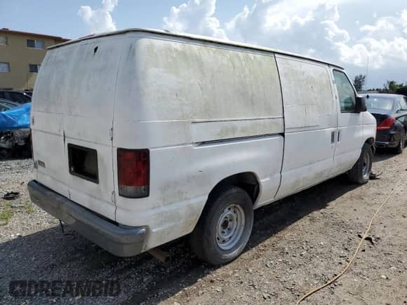 2003 Ford Econoline Cargo с VIN 1FTRE14213HB55527, выставлен на аукционе Copart как лот 86526164 с пробегом 187 256 миль миль и На запчасти • Non repairable. История ставок и продаж доступна на DreamBid. Изображение 3.