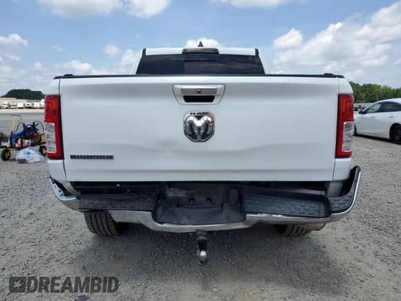 2020 Ram 1500 Big Horn z VIN 1C6RREFG6LN289012, wystawiony jako Copart lot #61009815 z przebiegiem 129 977 mil mil oraz Szkoda całkowita • Salvage title. Historia ofert i sprzedaży dostępna na DreamBid. Obrazek 6.