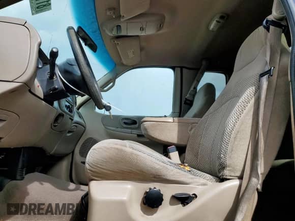 2000 Ford F-150 XL z VIN 1FTRX07W7YKB25221, wystawiony jako Copart lot #81145555 z przebiegiem Nie podano mil oraz Szkoda całkowita • Salvage title. Historia ofert i sprzedaży dostępna na DreamBid. Obrazek 7.