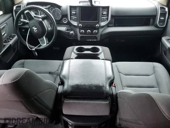 2020 Ram 1500 Big Horn z VIN 1C6RREFG3LN119738, wystawiony jako Copart lot #74769604 z przebiegiem Nie podano mil oraz Nie do naprawy • Non repairable. Historia ofert i sprzedaży dostępna na DreamBid. Obrazek 8.