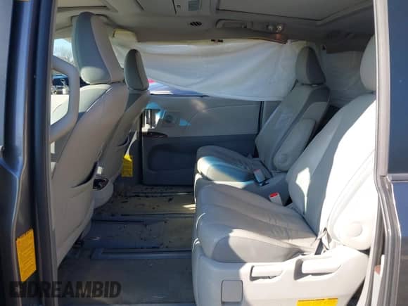 2013 Toyota Sienna XLE AAS with VIN 5TDYK3DC4DS338782, listed as a IAAI auction lot 40951306 with 149,428 mi miles and . Bid and sale history available at DreamBid. Image 8.