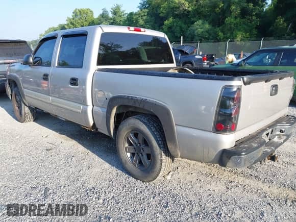 2005 Chevrolet Silverado 1500 Z71 с VIN 2GCEK13T751155281, выставлен на аукционе IAAI как лот 42813812 с пробегом 161 328 миль миль и . История ставок и продаж доступна на DreamBid. Изображение 3.