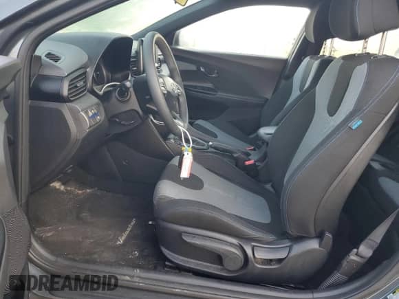 2020 Hyundai Veloster 2.0 z VIN KMHTG6AF5LU031820, wystawiony jako Copart lot #71741494 z przebiegiem 36 126 mil mil oraz Szkoda całkowita • Salvage title. Historia ofert i sprzedaży dostępna na DreamBid. Obrazek 7.