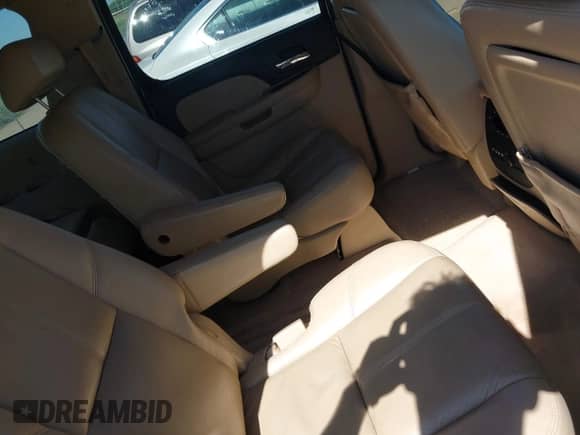 2008 Chevrolet Suburban LTZ с VIN 1GNFK16348R213561, выставлен на аукционе IAAI как лот 42636201 с пробегом 201 675 миль миль и . История ставок и продаж доступна на DreamBid. Изображение 8.