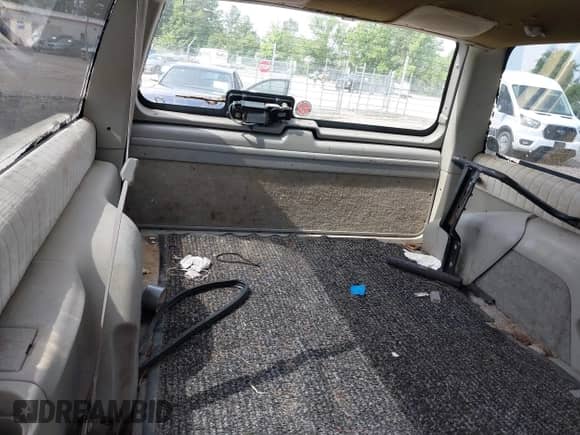 1994 Chevrolet Blazer z VIN 1GNEK18K0RJ366258, wystawiony jako IAAI lot #42471534 z przebiegiem 233 185 mil mil oraz . Historia ofert i sprzedaży dostępna na DreamBid. Obrazek 8.