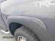 2007 Toyota Tundra Limited z VIN 5TBEV58197S459237, wystawiony jako IAAI lot #41852184 z przebiegiem 339 929 mil mil oraz . Historia ofert i sprzedaży dostępna na DreamBid. Obrazek 6.