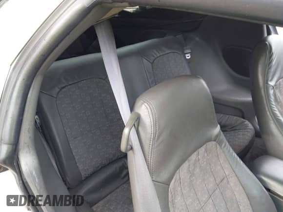 1997 Chevrolet Camaro Z28 z VIN 2G1FP22P1V2106094, wystawiony jako IAAI lot #43145210 z przebiegiem 137 144 mil mil oraz . Historia ofert i sprzedaży dostępna na DreamBid. Obrazek 8.