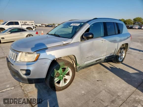 2011 Jeep Compass Latitude z VIN 1J4NF1FB5BD271774, wystawiony jako Copart lot #86056655 z przebiegiem 140 558 mil mil oraz Szkoda całkowita • Salvage title. Historia ofert i sprzedaży dostępna na DreamBid. Obrazek 1.