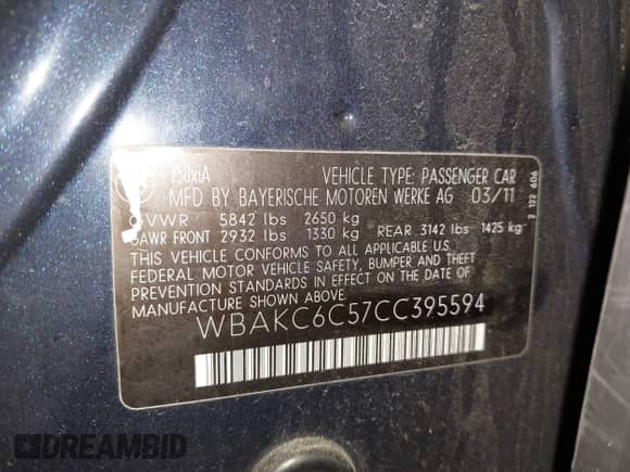 2012 BMW 7 Series 750i xDrive z VIN WBAKC6C57CC395594, wystawiony jako IAAI lot #42450983 z przebiegiem 124 747 mil mil oraz . Historia ofert i sprzedaży dostępna na DreamBid. Obrazek 9.