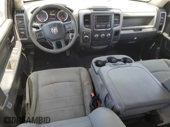 2019 Ram 1500 Tradesman z VIN 1C6RR7SM3KS699578, wystawiony jako Copart lot #62077645 z przebiegiem 151 971 mil mil oraz Szkoda całkowita • Salvage title. Historia ofert i sprzedaży dostępna na DreamBid. Obrazek 8.