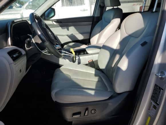 2021 Hyundai Palisade SEL с VIN KM8R4DHE4MU273567, выставлен на аукционе Copart как лот 80314575 с пробегом 97 810 миль миль и Списание • Salvage title. История ставок и продаж доступна на DreamBid. Изображение 7.