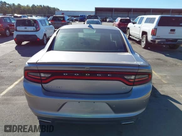 2015 Dodge Charger RT с VIN 2C3CDXCT8FH729372, выставлен на аукционе IAAI как лот 43581077 с пробегом 245 098 миль миль и . История ставок и продаж доступна на DreamBid. Изображение 16.
