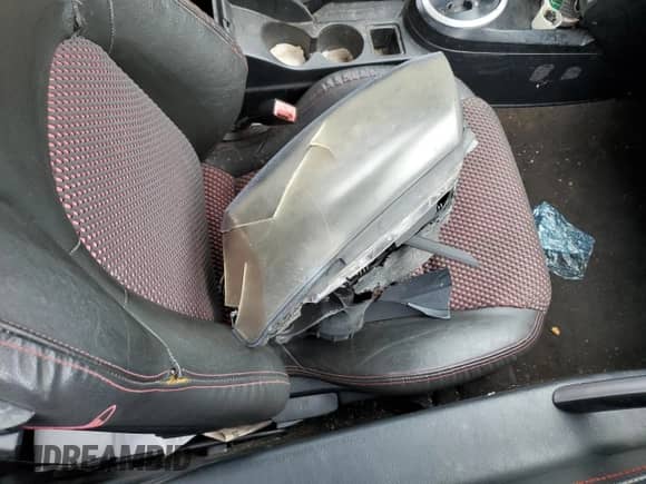 2005 Hyundai Tiburon GT с VIN KMHHN65F35U174824, выставлен на аукционе Copart как лот 81582545 с пробегом Не указан миль и Списание • Salvage title. История ставок и продаж доступна на DreamBid. Изображение 13.