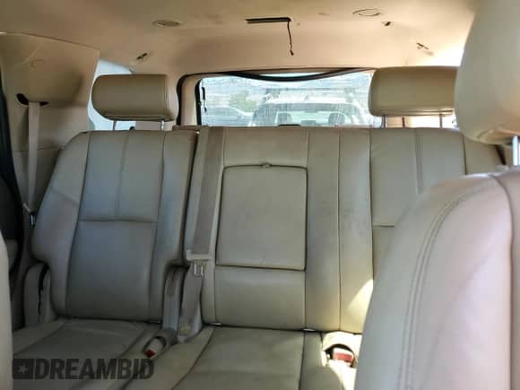 2010 Chevrolet Tahoe LT z VIN 1GNUKBE06AR275778, wystawiony jako Copart lot #71747875 z przebiegiem Nie podano mil oraz Szkoda całkowita • Salvage title. Historia ofert i sprzedaży dostępna na DreamBid. Obrazek 10.
