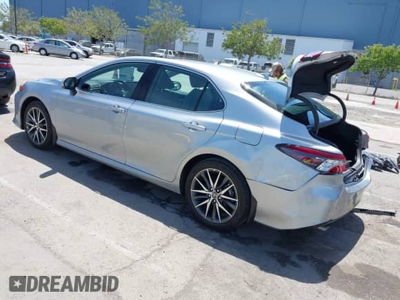 2023 Toyota Camry Hybrid XLE с VIN 4T1F31AK7PU613965, выставлен на аукционе IAAI как лот 42267850 с пробегом 25 184 миль миль и . История ставок и продаж доступна на DreamBid. Изображение 3.