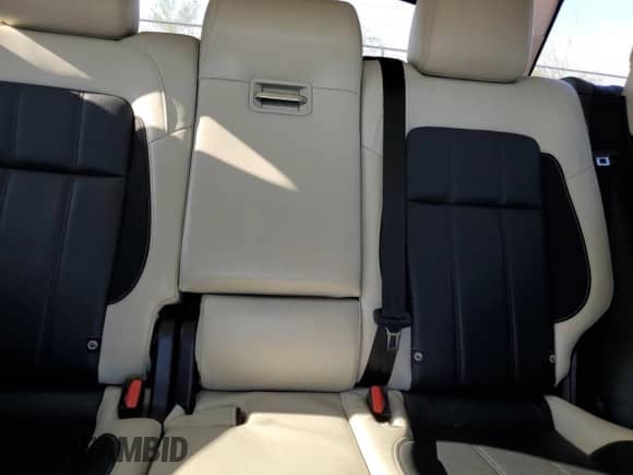 2022 Land Rover Range Rover Sport HST z VIN SALWS2RU7NA232563, wystawiony jako Copart lot #59979185 z przebiegiem 29 149 mil mil oraz Szkoda całkowita • Salvage title. Historia ofert i sprzedaży dostępna na DreamBid. Obrazek 10.