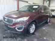 2018 Kia Sorento LX with VIN 5XYPGDA57JG338860, listed as a IAAI auction lot 43352296 with 239,757 mi miles and . Bid and sale history available at DreamBid. Image 2.