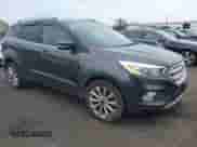 2017 Ford Escape Titanium с VIN 1FMCU9JD9HUB78027, выставлен на аукционе IAAI как лот 43263755 с пробегом 137 565 миль миль и . История ставок и продаж доступна на DreamBid. Изображение 1.
